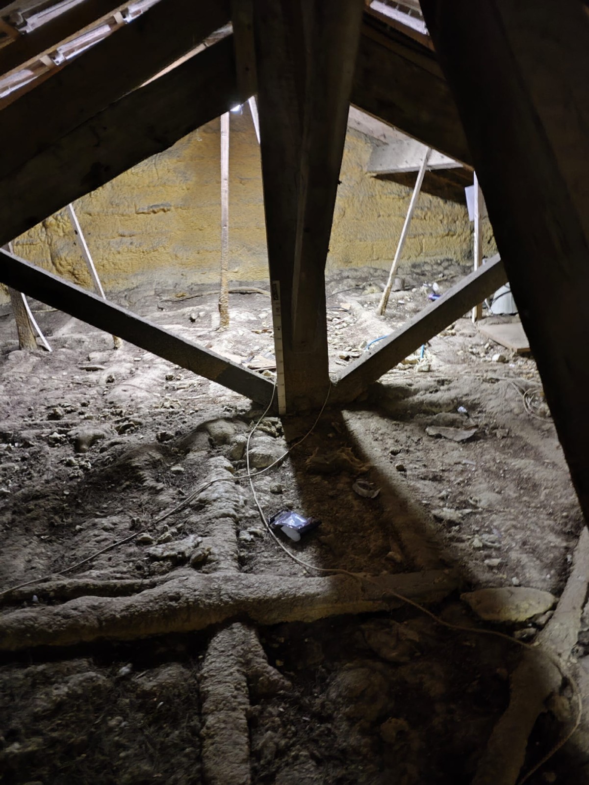 Isolation comble perdu en OUATE de CELLULOSE à Rians dans le Var Certificat d'économie d'énergie déduit