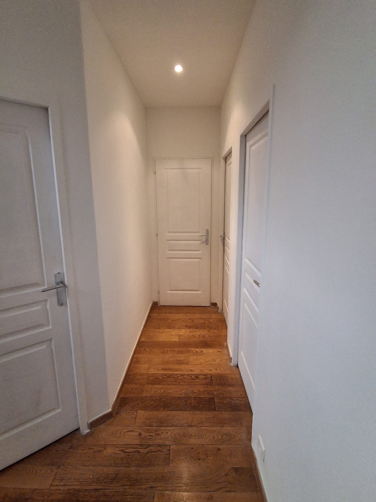 Combien coûte la pose de carrelage imitation bois sur 70 m² pour une maison individuelle à Aubagne et les Bouches-du-Rhône ?