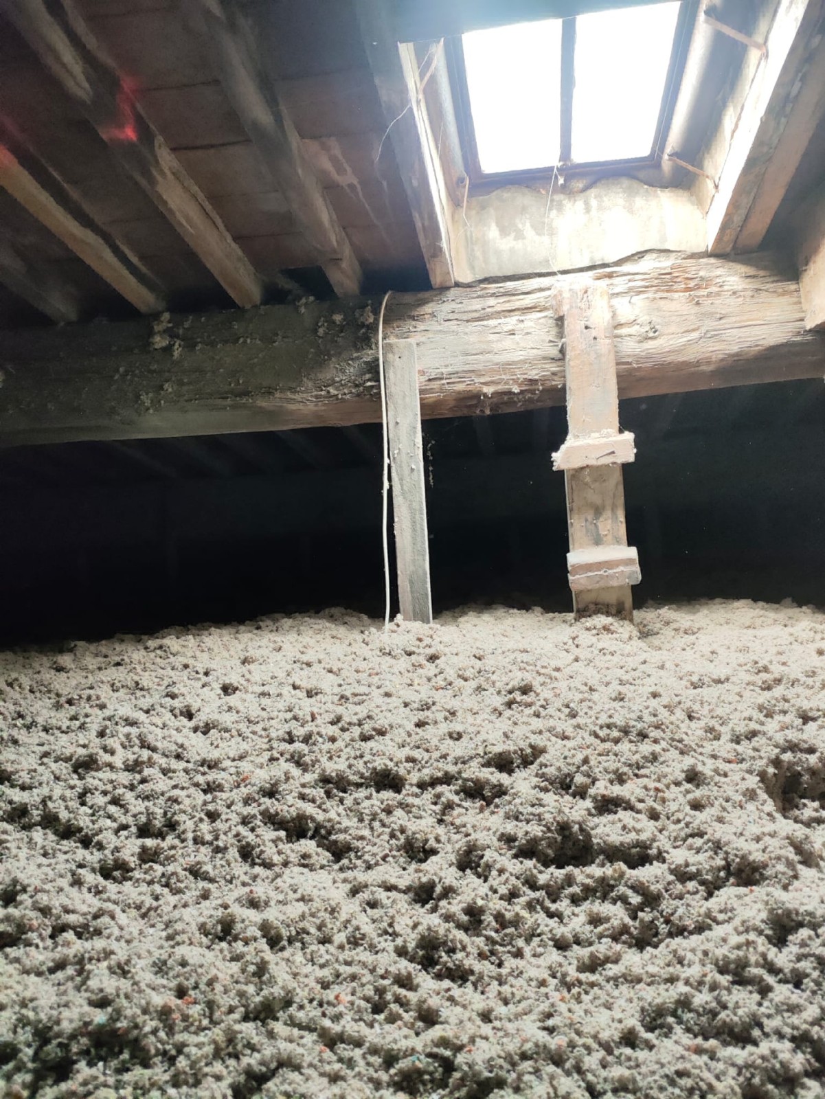 Isolation des combles à  Toulon et dans le Var avec matériaux écologiques par une entreprise agrée RGE