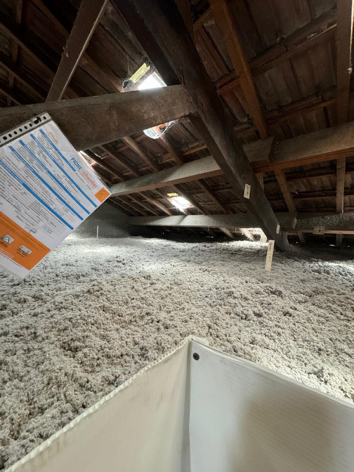 Isolation écologique en Ouate de cellulose à Aix en Provence, prime CEE, Ma prime rénov