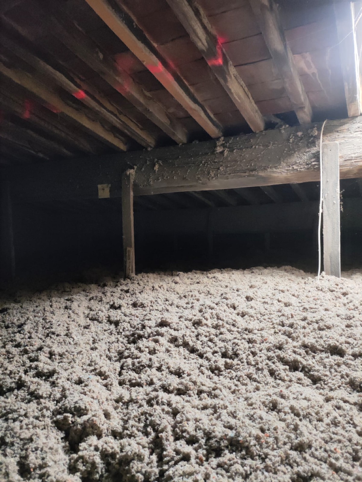 Isolation des combles à  Toulon et dans le Var avec matériaux écologiques par une entreprise agrée RGE