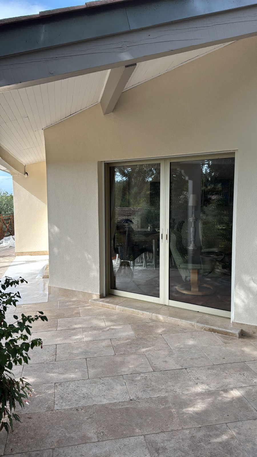 Ravalement de façade avec peinture thermo-réflective à Barjols : Fraîcheur estivale et durabilité