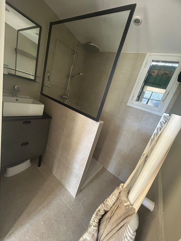 Renovatiin petite salle de bain à  Lambesc 