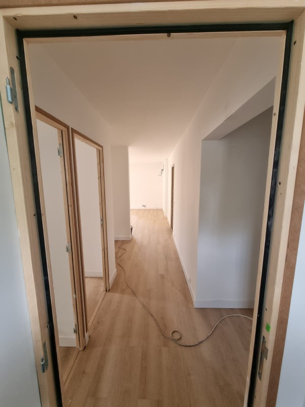 Rénovation complète appartement avec pose de parquet flottant à Aix en Provence en Paca