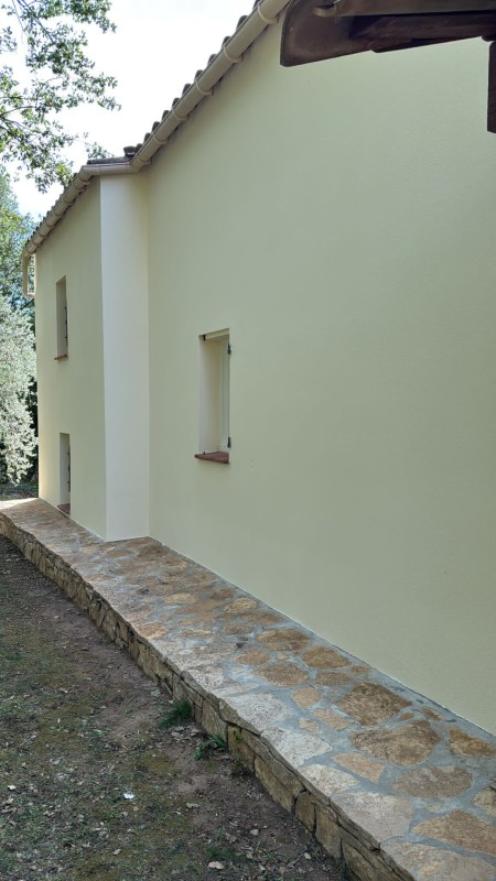 Ravalement de façade avec peinture thermo-réflective à Barjols : Fraîcheur estivale et durabilité