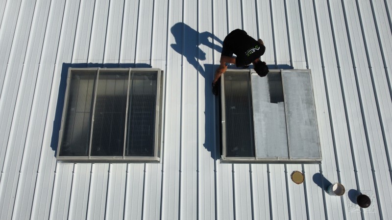 Peinture anti chaleur, peinture blanche toiture application airless 600m2  à Dignes 