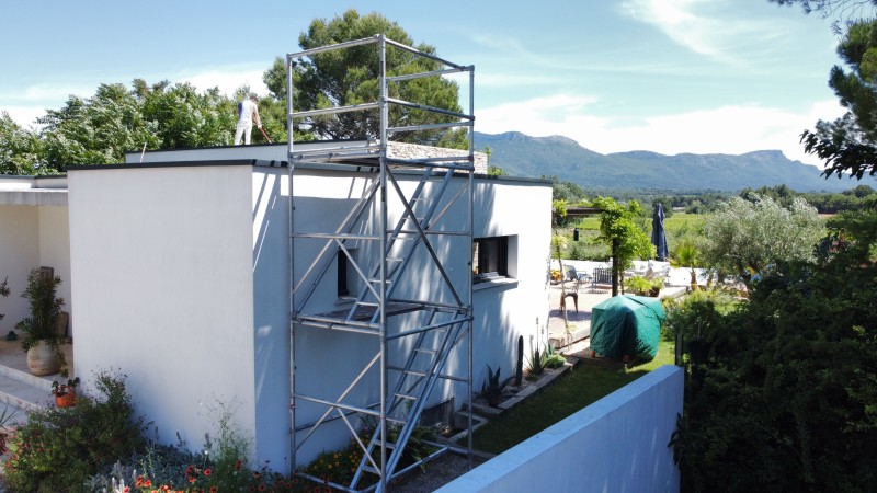 Projet Cool Roof Pourrieres Var protection contre le soleil, baisse de la température du logement