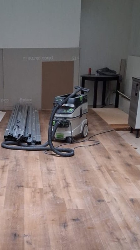 Pose de parquet flottant et isolation thermique sous plancher à Manosque : Chaleur et esthétique