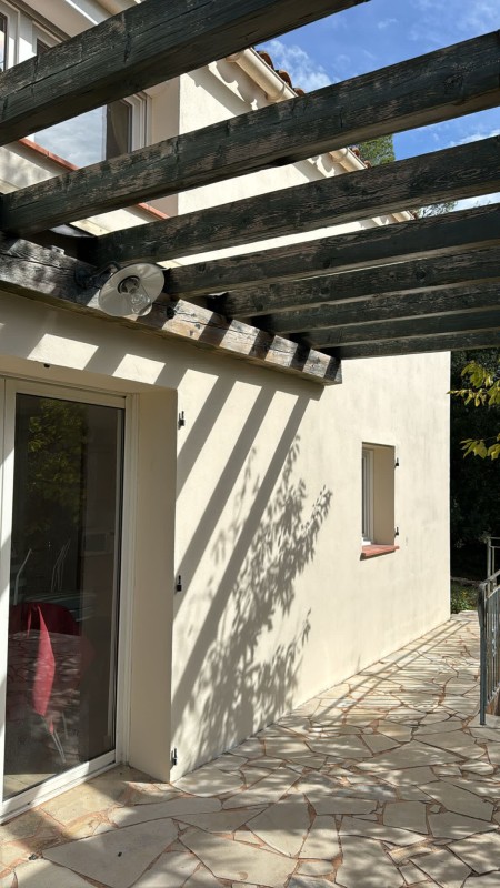 Ravalement de façade avec peinture thermo-réflective à Barjols : Fraîcheur estivale et durabilité