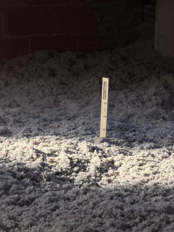 Isolation combles perdus ouate de cellulose R=7 – Chantier Aubagne