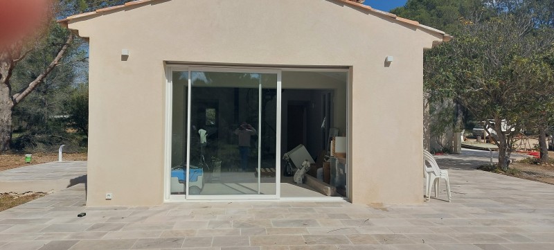 Rénovation façade enduit finition frottassée à Venelles