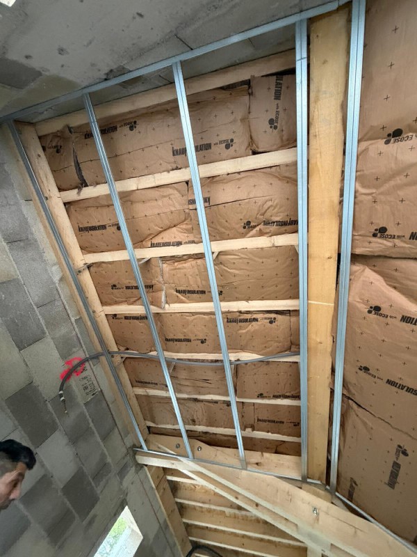 Travaux d’isolation des rampants de toiture avec matériaux naturels et TVA réduite à 5,5% à Pertuis et le Vaucluse