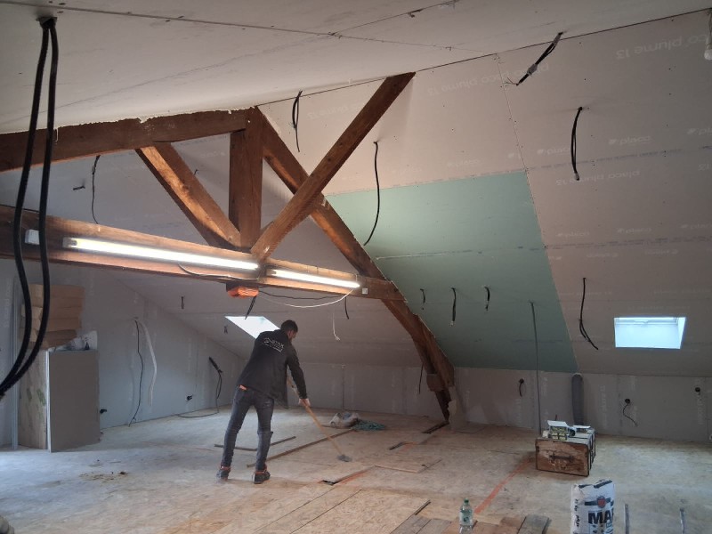 Aménagement comble perdu avec isolation fibre de bois murs et plafond à Marseille 